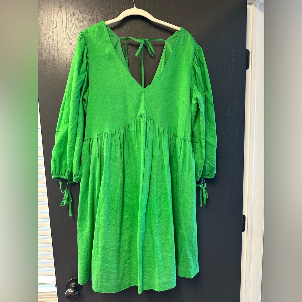 EVERLY Green Dress